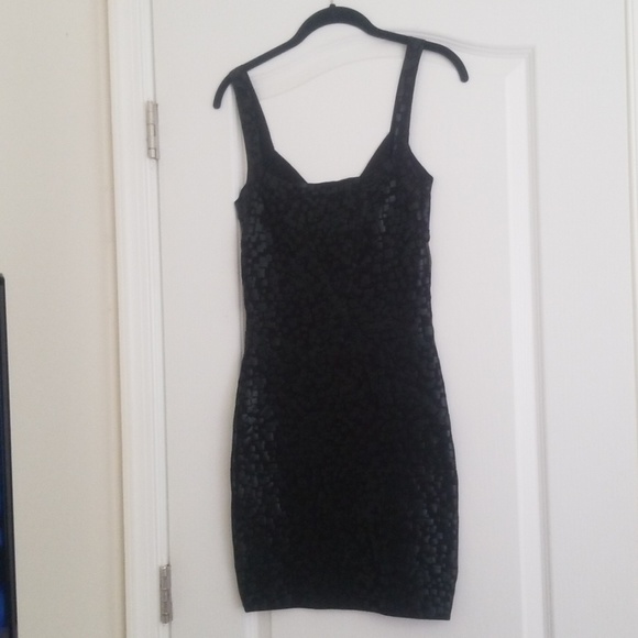 Dress - Picture 3 of 4